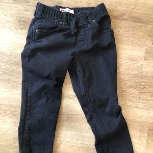 Black Levi’s jogger